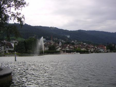 UN LAKE  A ILLE SUR TET